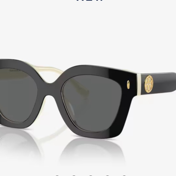TORY BURCH MILLER PUSHED SQUARE
SUNGLASSES
Color Black/Ivory/Dark Grey - Picture 1 of 9